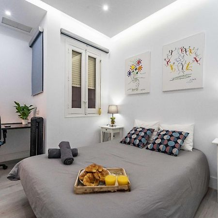 Modern Boutique Stay In The Heart Of Мадрид Екстер'єр фото